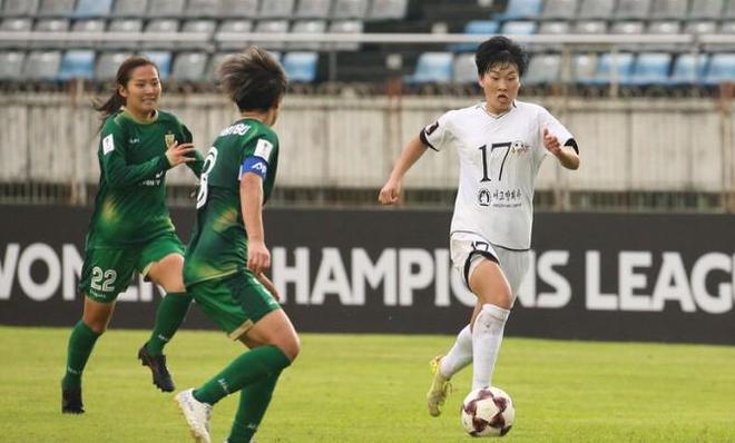 韩国女足与朝鲜女足历史性对决引爆亚冠半决赛，赛事门票发售仅半天便突破七千张全部售罄引发热议