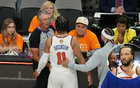 NBA官方正式介入调查布伦森总决赛期间与球迷爆发激烈冲突事件，引发广泛关注与热议